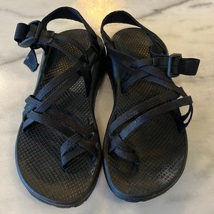 Women’s Chaco - 2-Strap Classic With Toe Loop. Size 8.